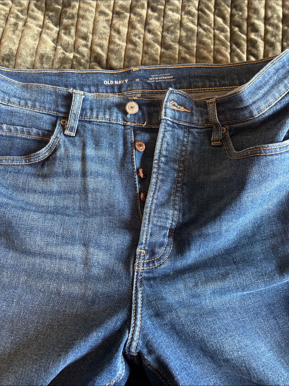 Old Navy Extra High Rise Sky Hi Straight Jeans